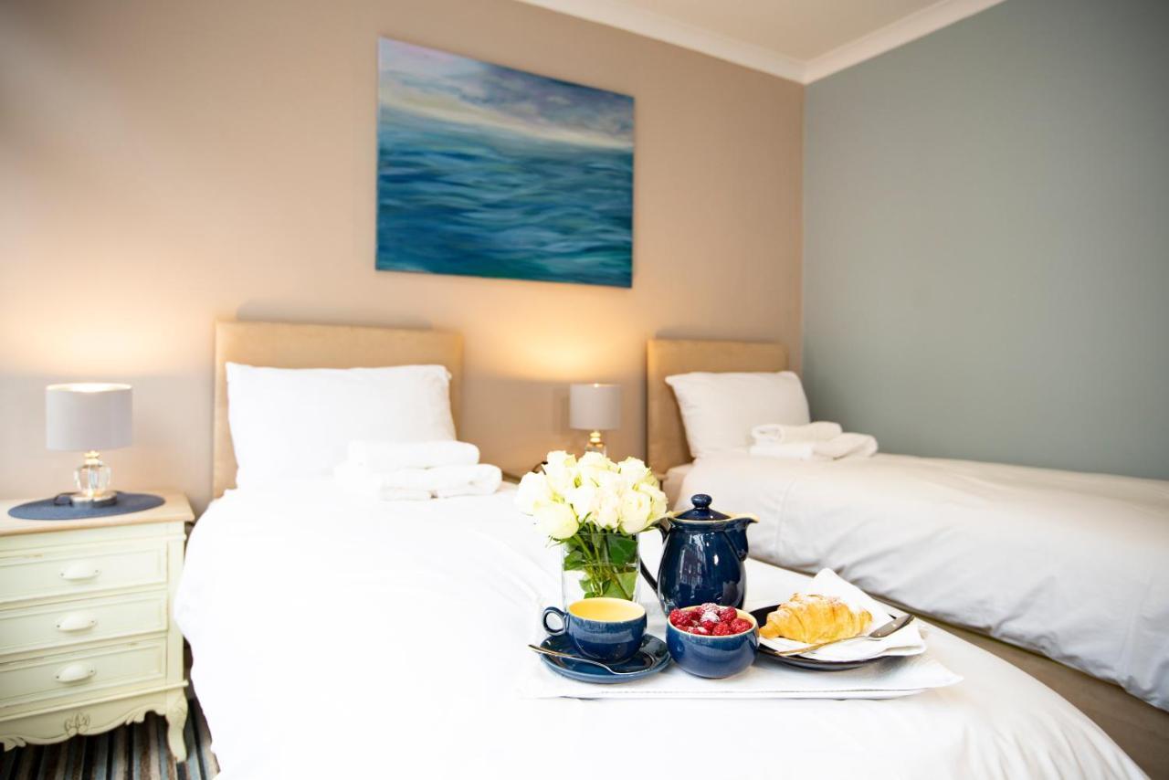 Seafarer'S View - 6 Bedroom Townhouse In Cowes, Parking & Seaviews. Cowes  Exterior photo